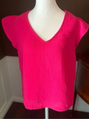 Three Dots Women’s Top in Magenta NWT Size Small MSRP $138